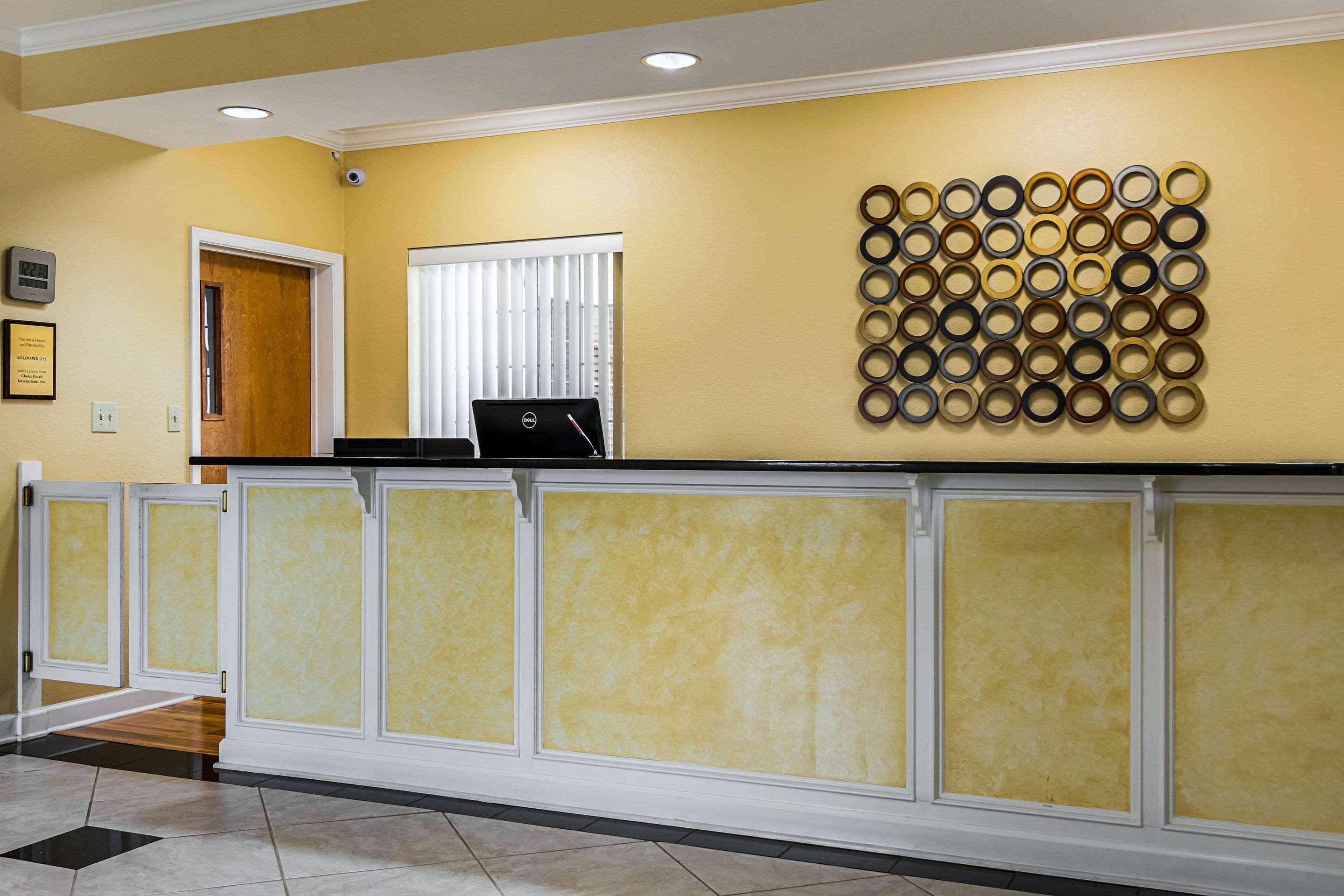 Econo Lodge Inn & Suites Брайънт Екстериор снимка