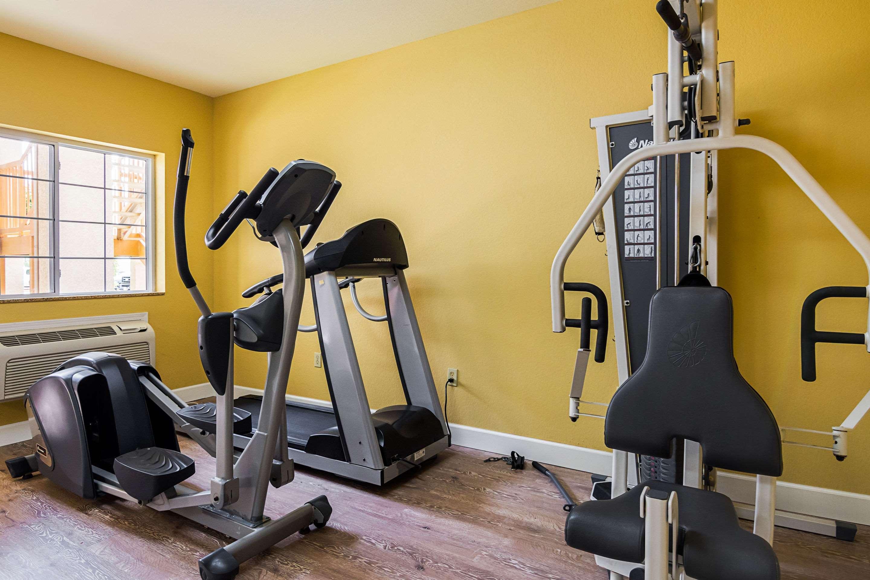 Econo Lodge Inn & Suites Брайънт Екстериор снимка