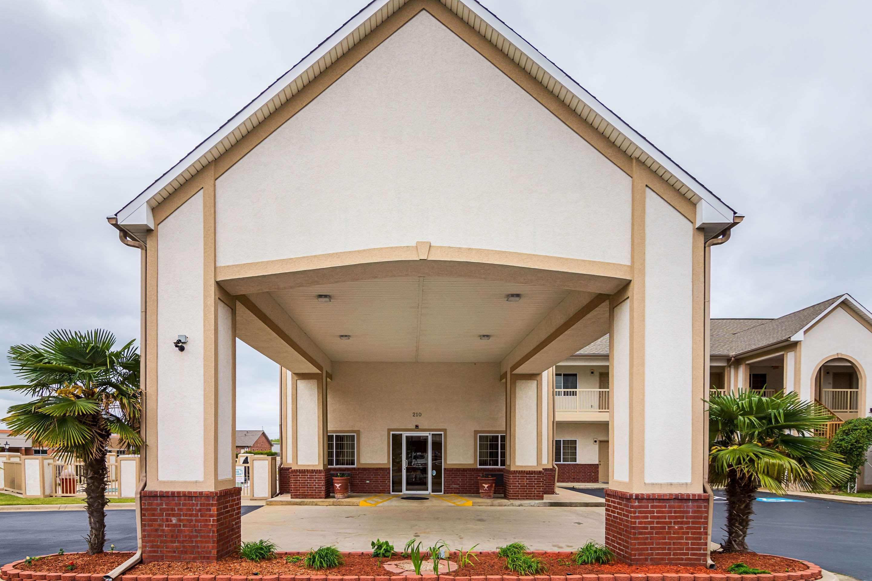 Econo Lodge Inn & Suites Брайънт Екстериор снимка
