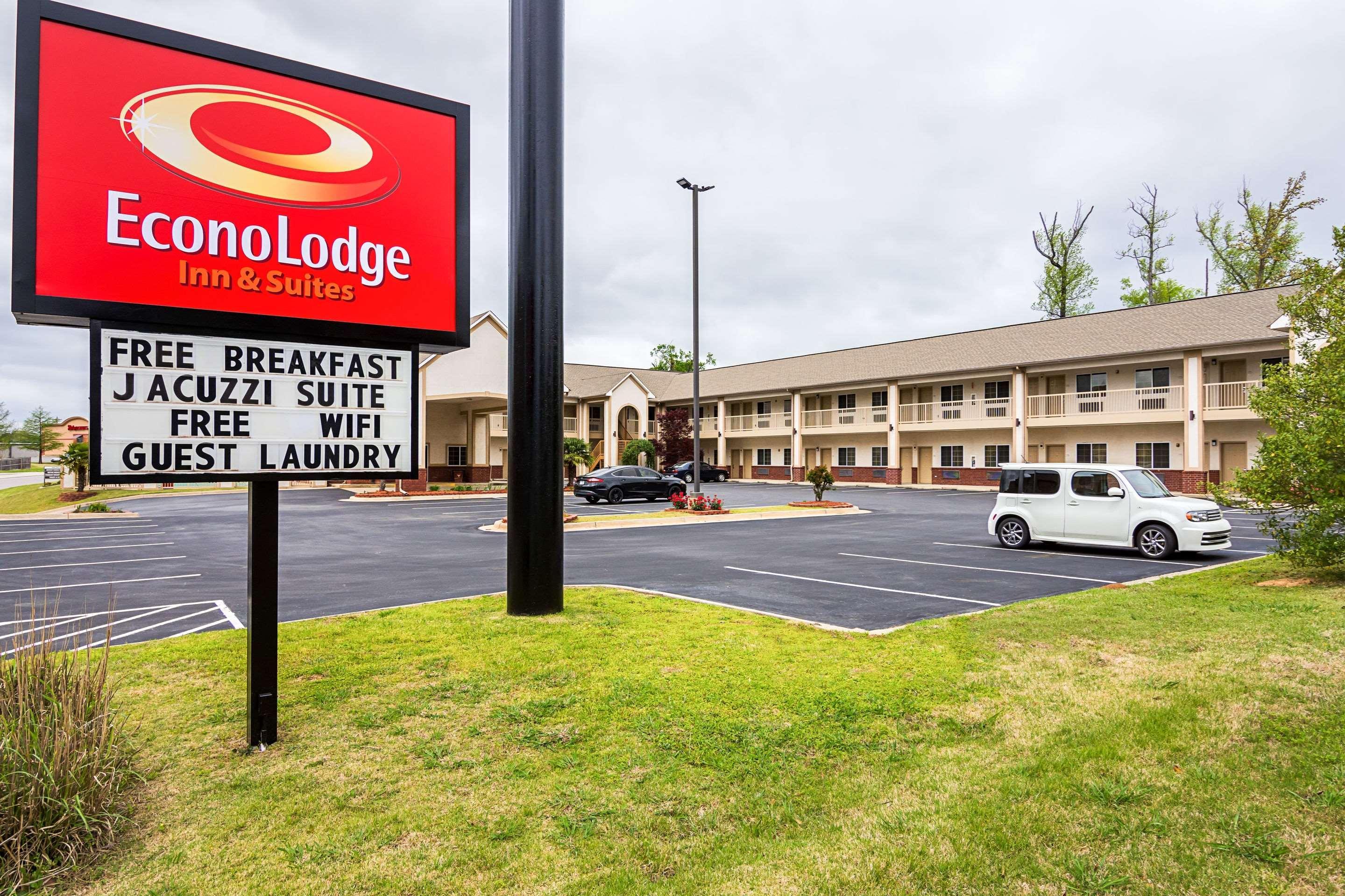 Econo Lodge Inn & Suites Брайънт Екстериор снимка